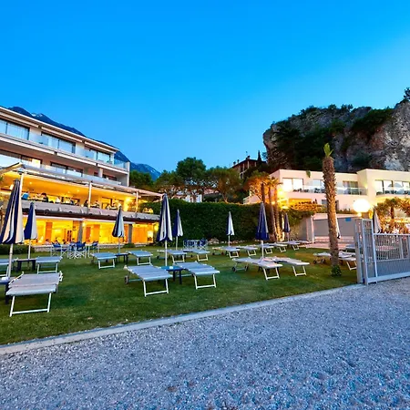 Castello Front 4*