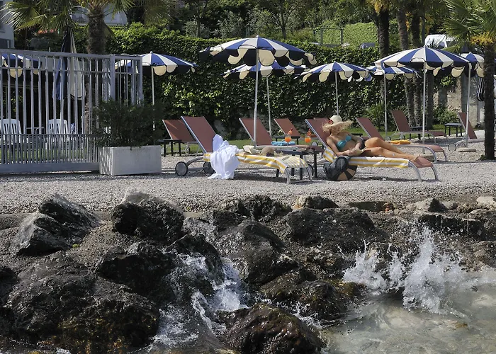 Castello Lake Front 4* Malcesine