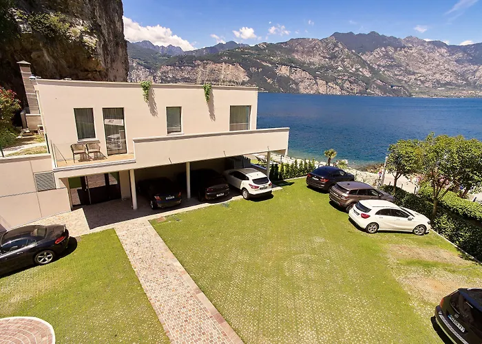 Castello Lake Front Malcesine