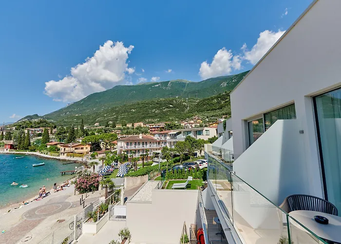 Hotell Castello Lake Front