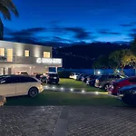 Castello Lake Front 4*