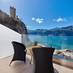 Castello Lake Front 4*