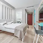 Castello Lake Front 4*