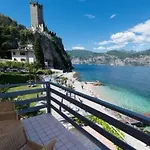 Castello Lake Front Hotel