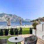 Castello Lake Front 4*