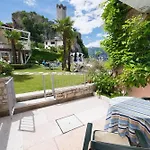 Castello Lake Front Hotel
