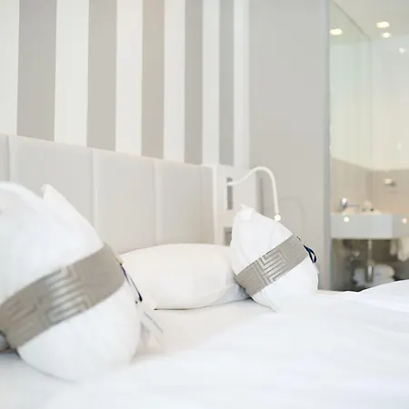 호텔 Castello Front 4*