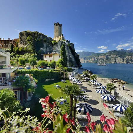 Castello Front Hotel