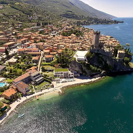 Castello Front Hotel 4*