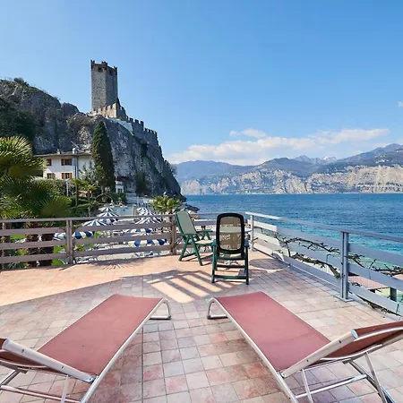 Castello Front Hotel 4*