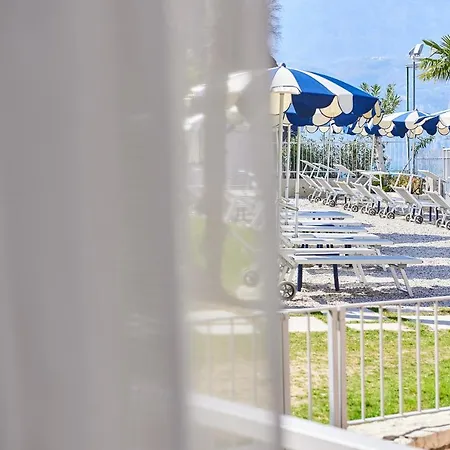 Castello Front Hotel