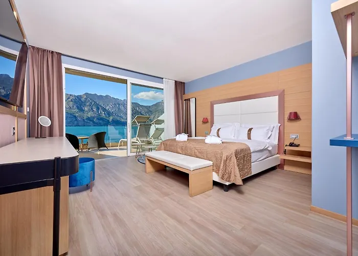 Otel Castello Front 4*