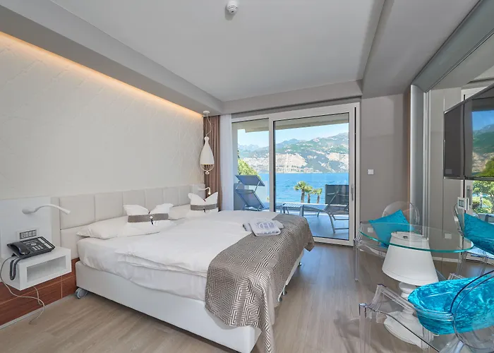 Castello Front Otel 4*