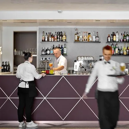 Castello Front ホテル マルチェージネ