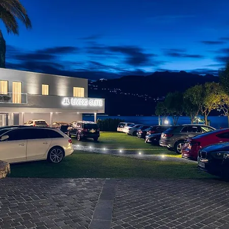 Castello Lake Front 4*