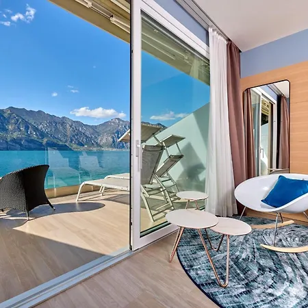 Castello Lake Front 4* Malcesine