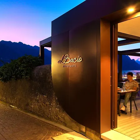 Castello Front 4* Malcesine