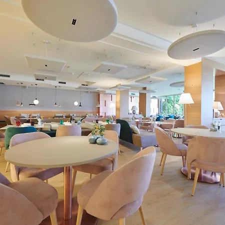 Castello Front ホテル マルチェージネ