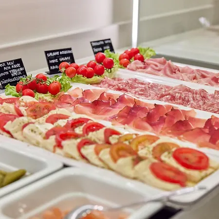 Castello Front マルチェージネ