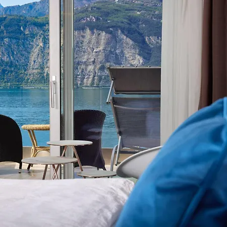 ホテル Castello Front マルチェージネ