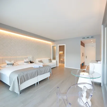 מלון Castello Front