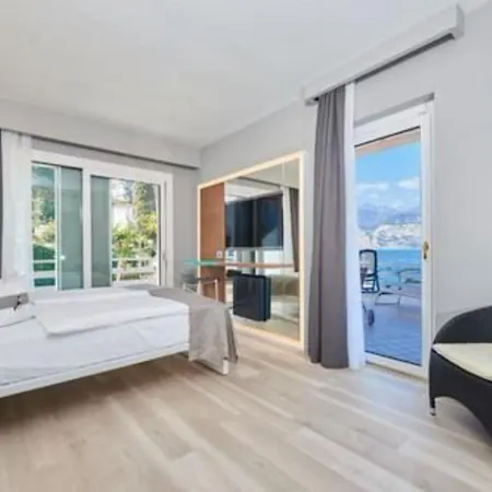 Castello Front マルチェージネ