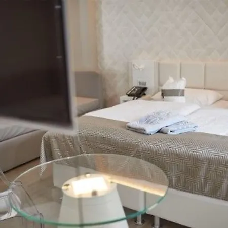 Castello Front 4* マルチェージネ