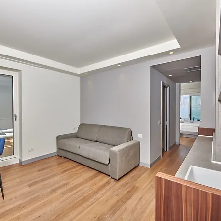 Castello Front ホテル