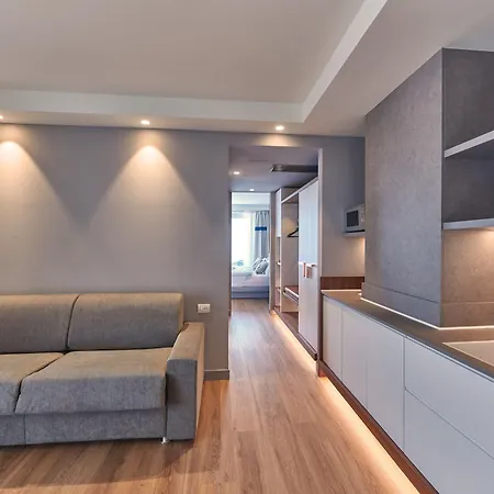 ホテル Castello Front マルチェージネ