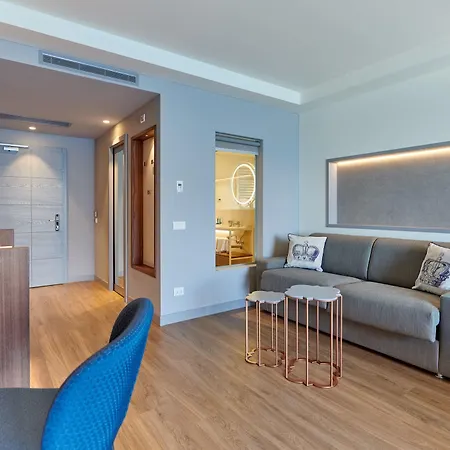 ホテル Castello Front 4*