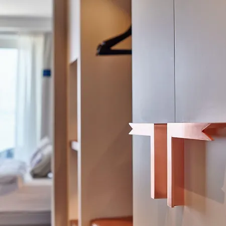 Castello Front ホテル 4*