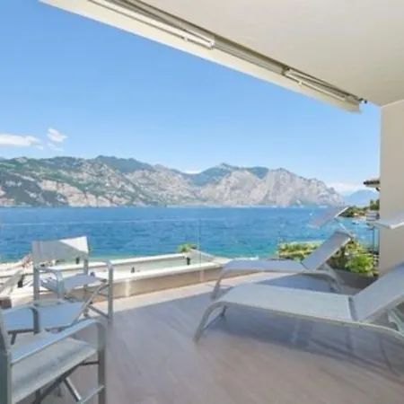 Castello Front ホテル