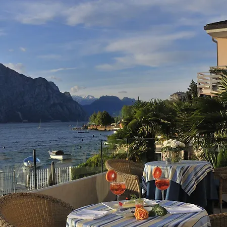 Castello Front ホテル