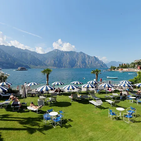 Castello Front מלון 4*