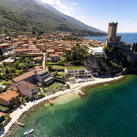 Castello Lake Front 4* Malcesine