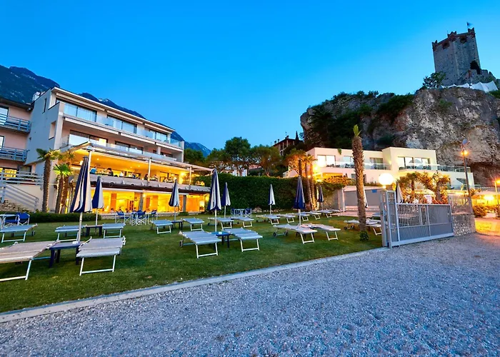 Castello Lake Front 4*