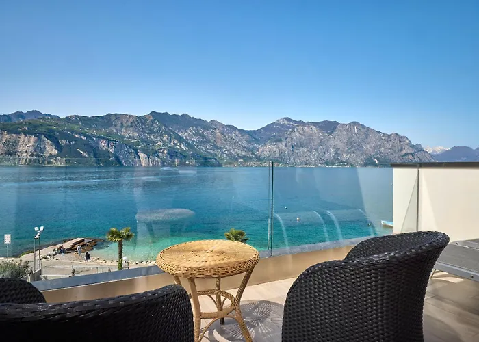 Hotel Castello Lake Front Malcesine