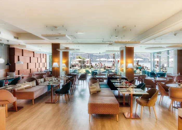 Hotel Castello Lake Front