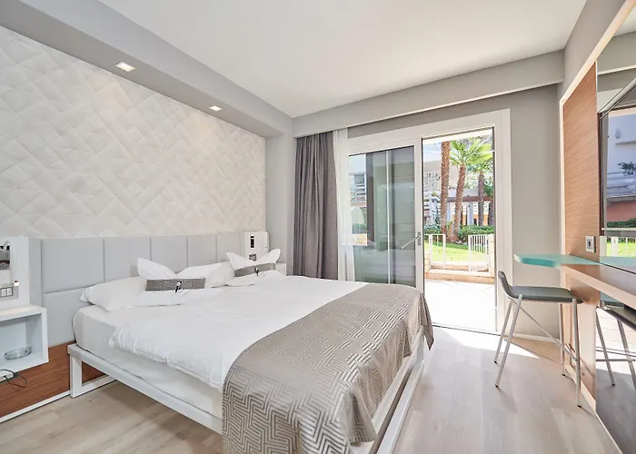 Castello Front Ξενοδοχείο Μαλτσεζίνε