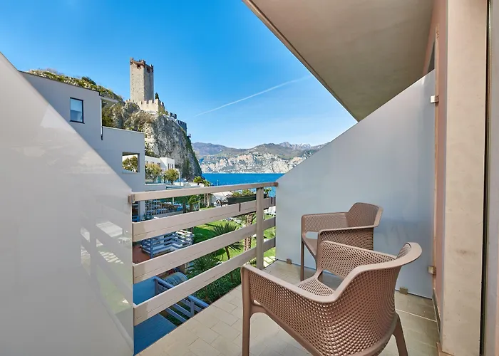 Hotell Castello Lake Front