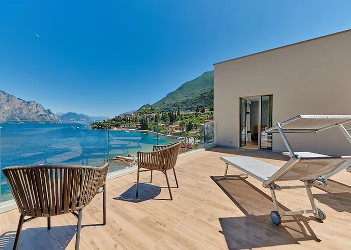 Hotell Castello Lake Front