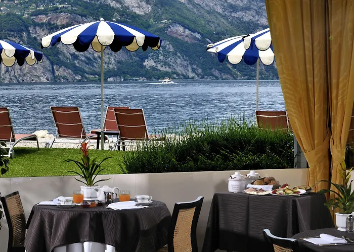 Hotell Castello Lake Front