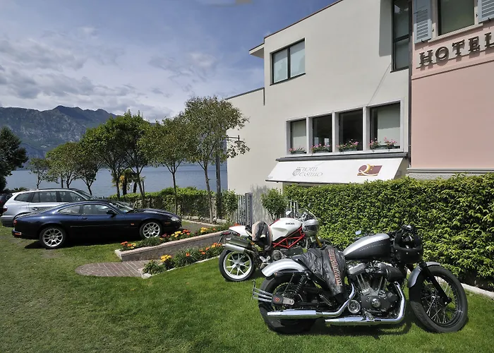 Castello Lake Front Hotell