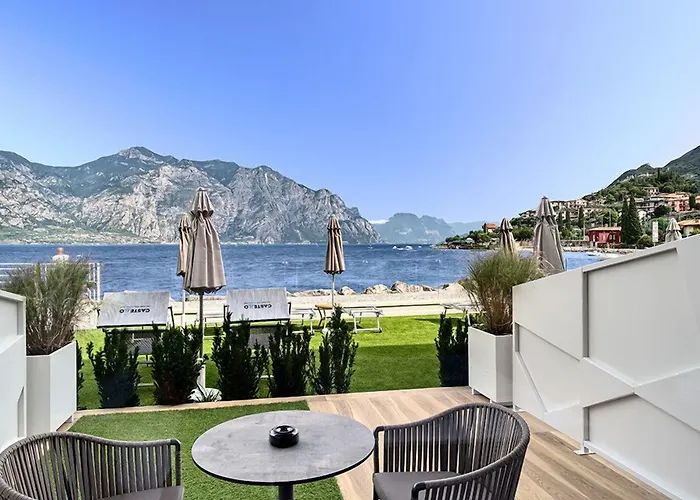 Castello Lake Front 4*