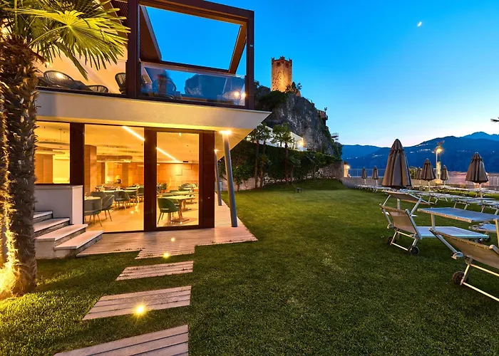 Castello Front 말세진느