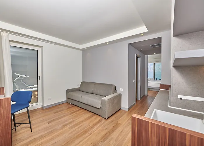 Castello Front 호텔