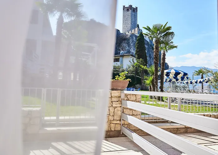 Castello Front 말세진느